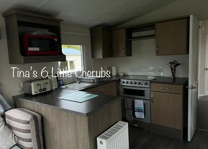 6 Little Cherubs Holiday Home